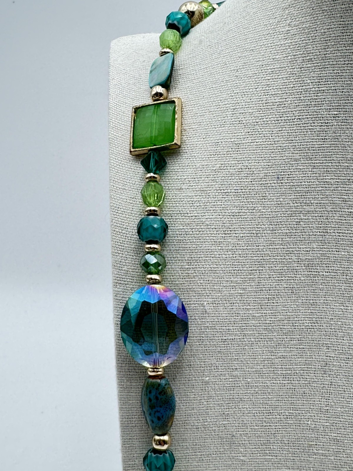 Statement Beaded Necklace Green Multicolor Glass Gold Tone Chain Womens 34in