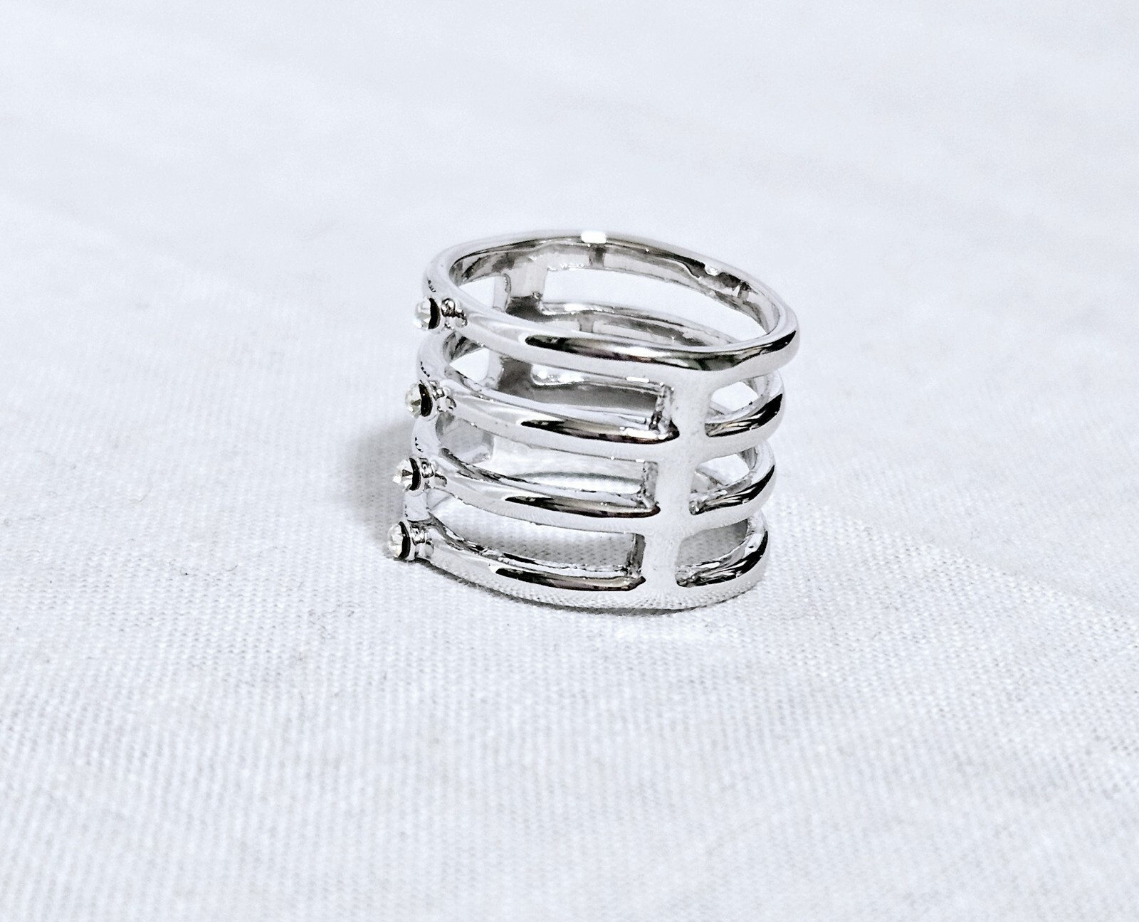 Silver Tone Band Ring with 4 Attached Bands and Clear Stones Size 6 J5-1613