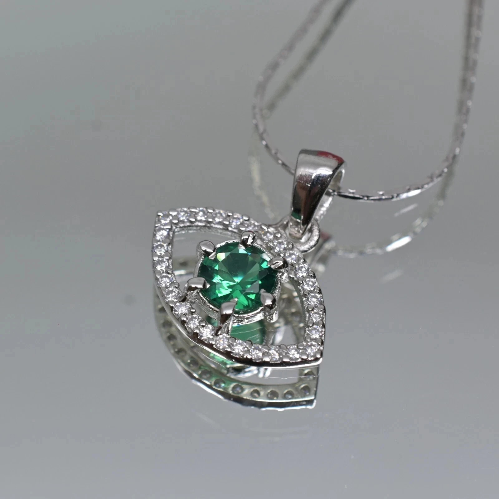 Natural Certified 25.50 Ct Green Sapphire Loose Gemstone Silver 925 Pendant
