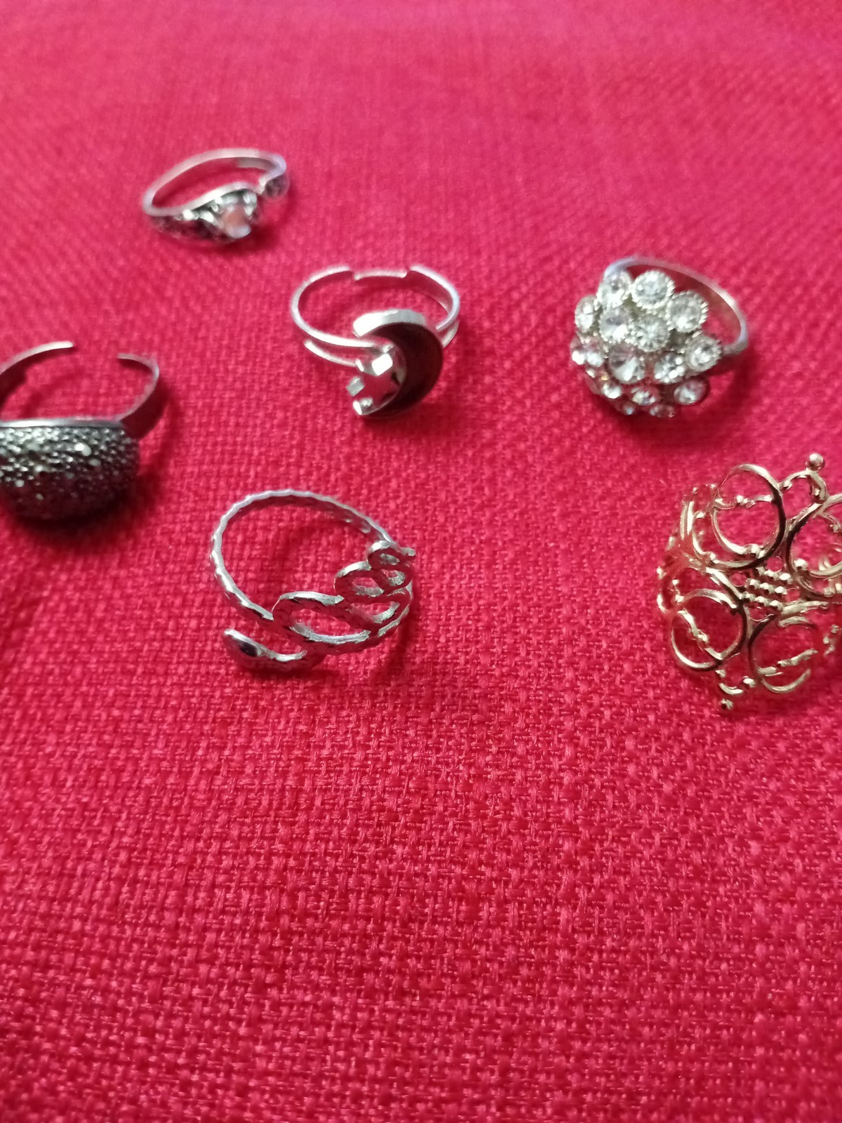 6 Used Ladies Dress Rings 5 One Size 1 Size P .