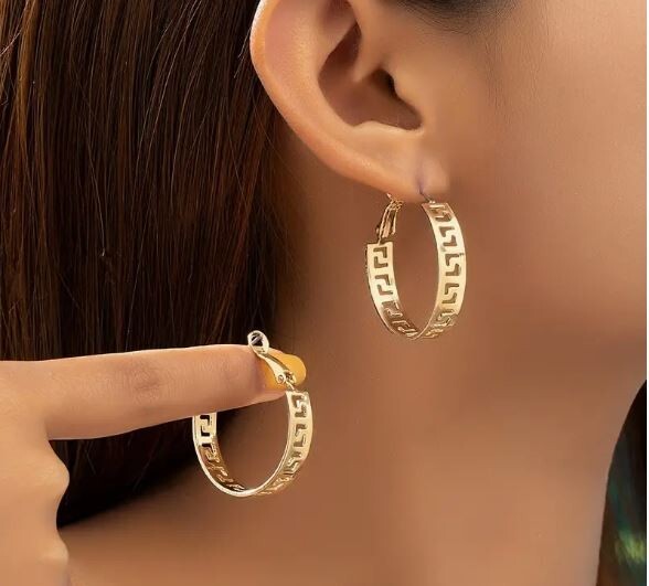 NEW WOMEN’S MEDIUM SMALL GOLD GREEK KEY ROUND HOOP EARRINGS LIGHT WEIGHT 1″