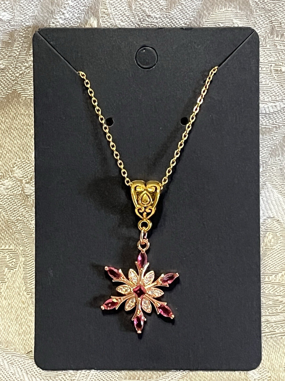 Red Crystal Gem Gold Snowflake Pendant Necklace Fashion Holiday Jewelry