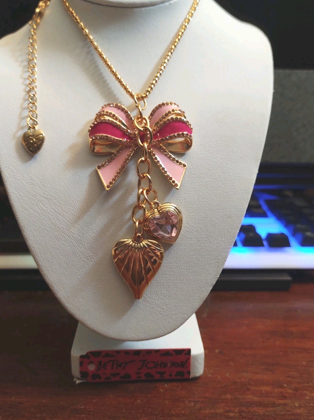 NEW– Betsey Johnson Pink Bow With Twin Hearts Necklace