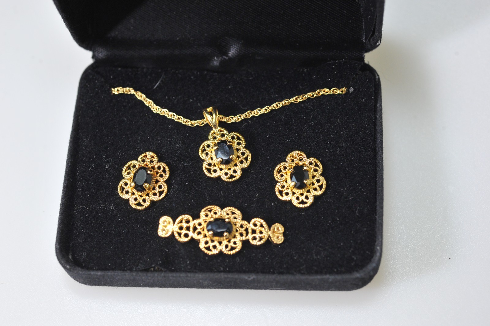 Jewelry Concepts black gold Tone Necklace Earrings Brooch Gift Set H