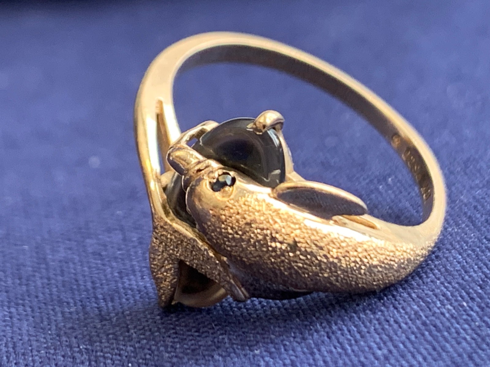 10K Yellow Gold Dolphin Ring 2.53g Fine Jewelry Size 5.25 Band Onyx Look *READ*