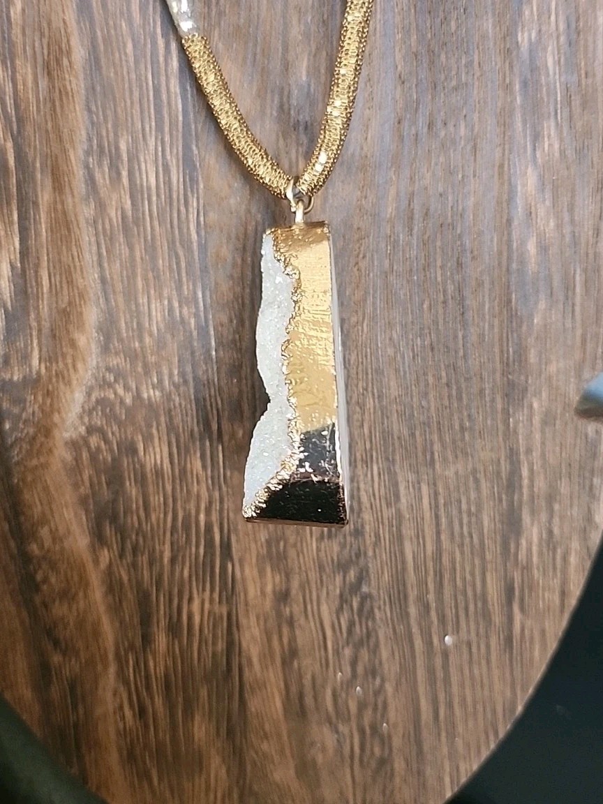 Anthropology seraphina Druzy pendant necklace Boho Nature Vibes Raw Beauty