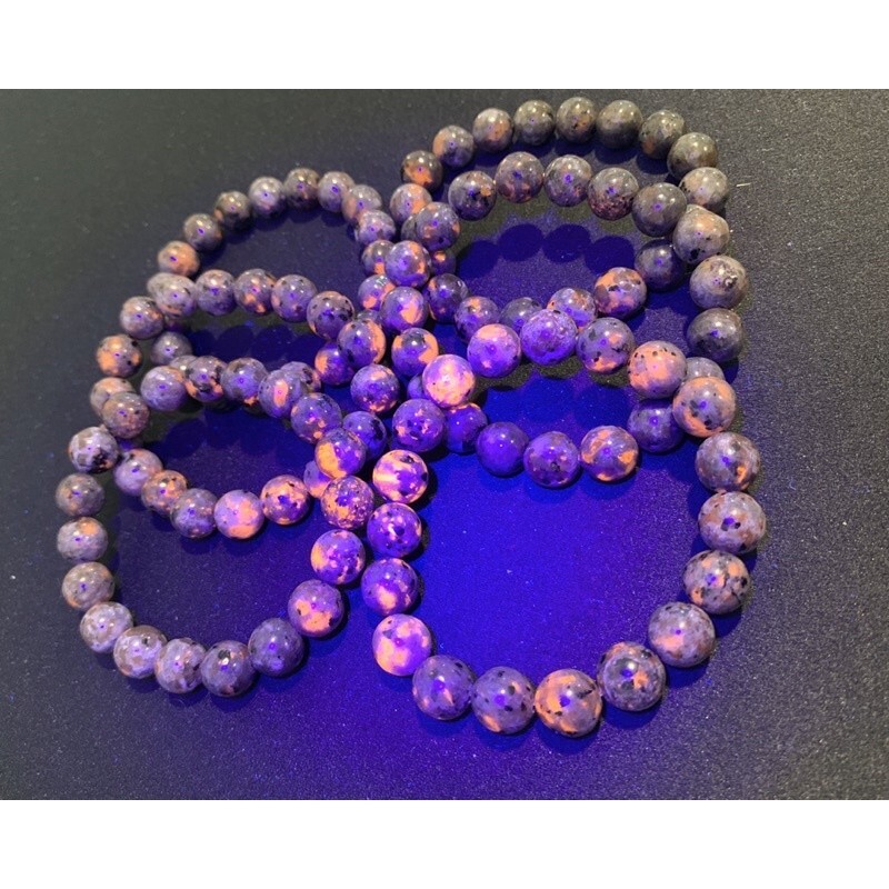 Yooperlite 8mm Beads UV Reactive Flame Stone Glowing Healing Unisex Bracelet