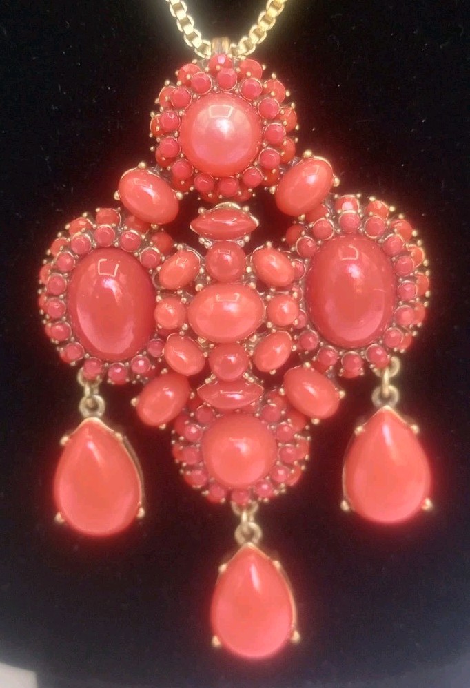 Vintage Stella And Dot Sardinia Pendant On 23 in. Gold Tone Chain