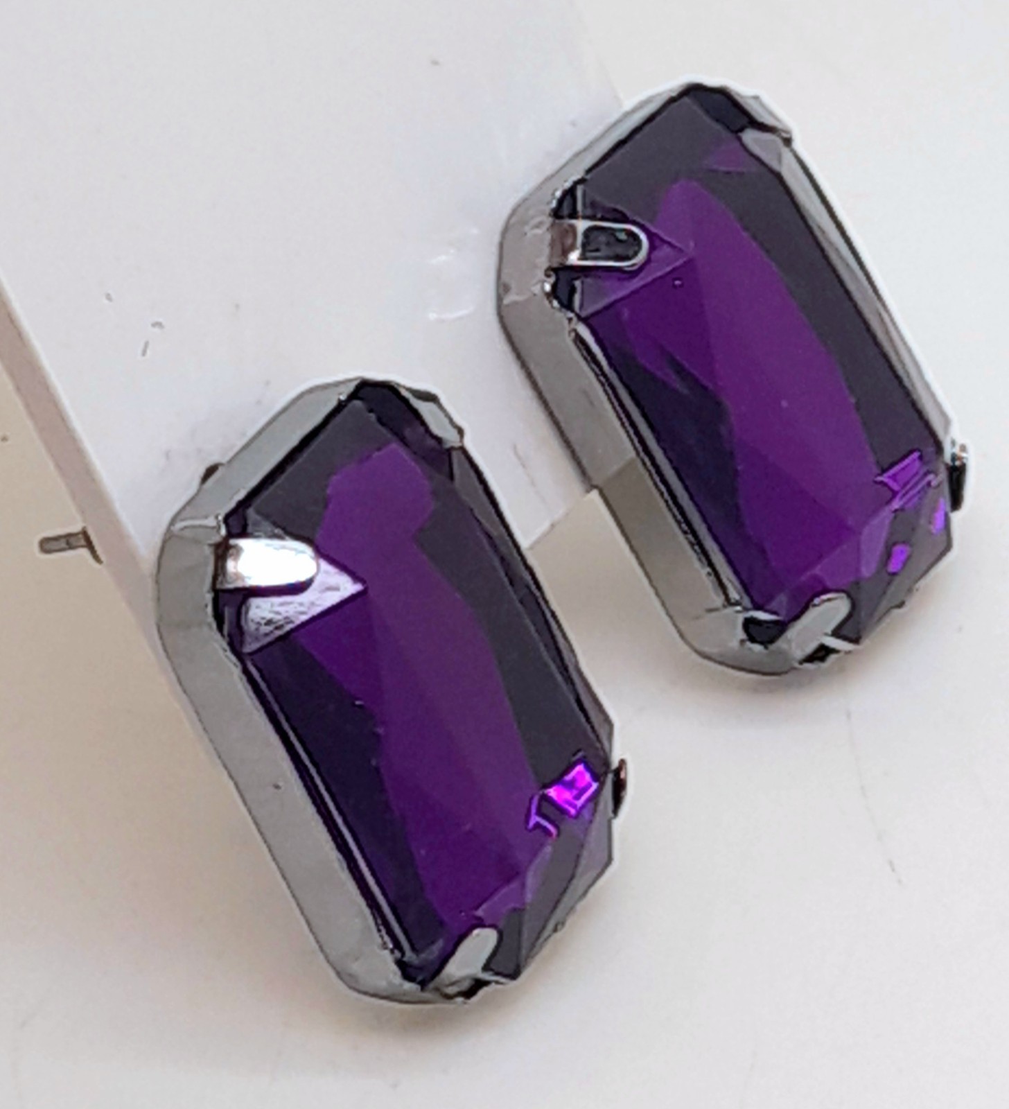 E567 light weight purple rectangle shape faux glass stud post fashion earrings