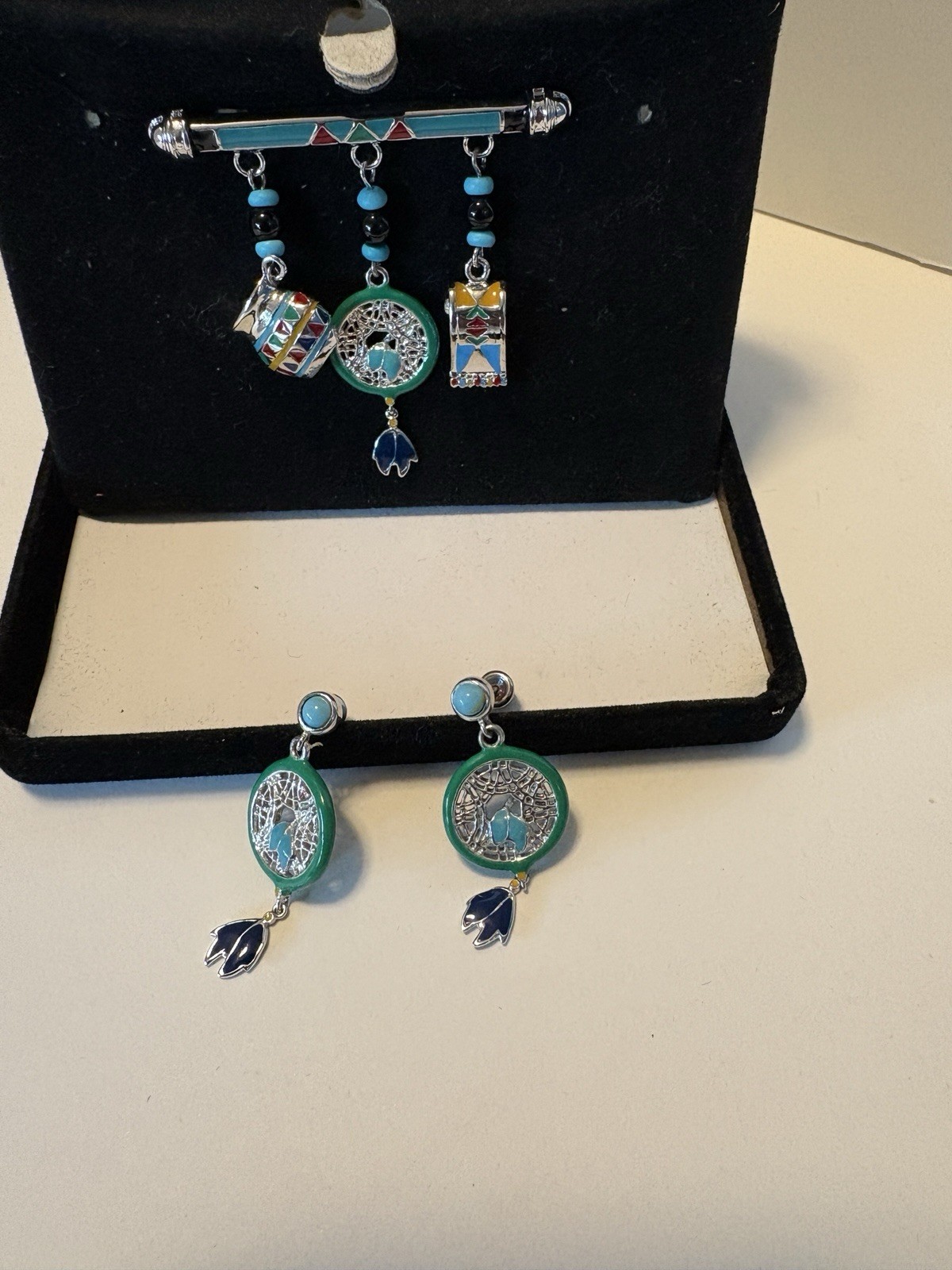 The Danbury Mint Dangle Earrings and pin Jewelry Set in Presentation Box- Native