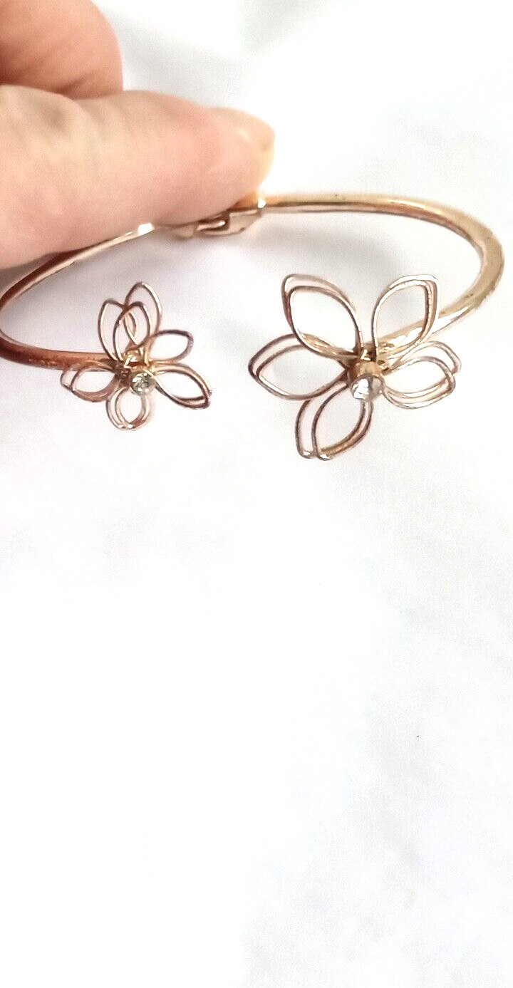 Flower Hinged Bangle Bracelet Modernist Minimalist Open Work Rose Gold Tone 6-8
