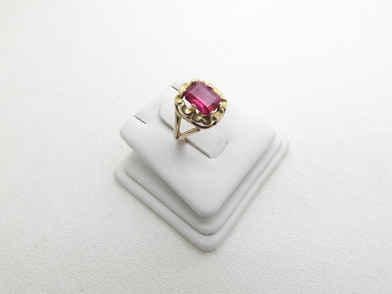 Ladies 10k Yellow Gold Synthetic Red Ruby Ring Emerald Cut 3.00 Carats Size 6.75