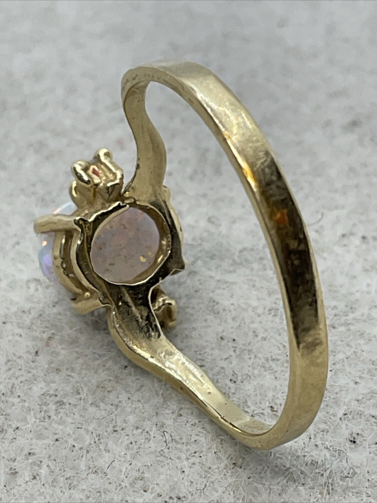 CUTE Solid 14K Yellow Gold 0.54CTW Created Opal & White CZ Ring 1.7gr. Size 7.5