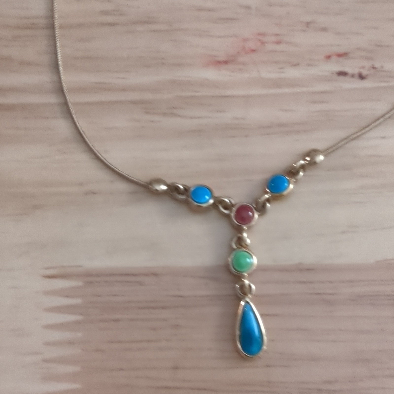 1980s Liz Clairborn Gold-tone Pendant Necklace With Lobster Claw Clasp.