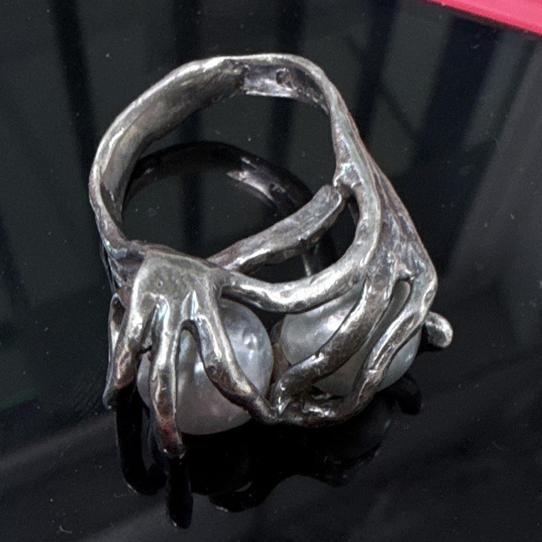 Silver Tone Metal Cocktail Bypass Ring w/ 2 White Baroque Pearls Sz 8.25