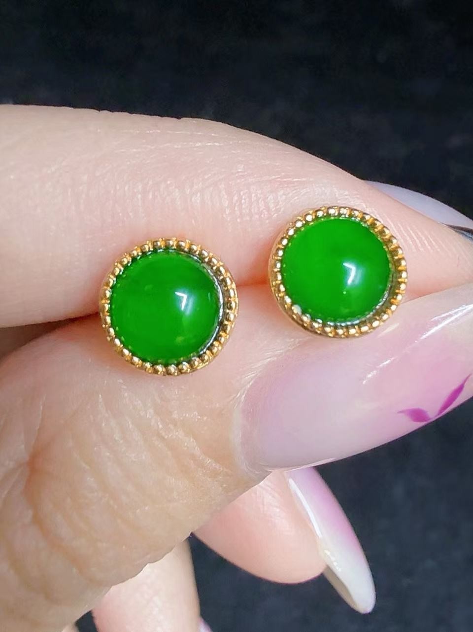Nice Natural imperal green jadeite stud earring