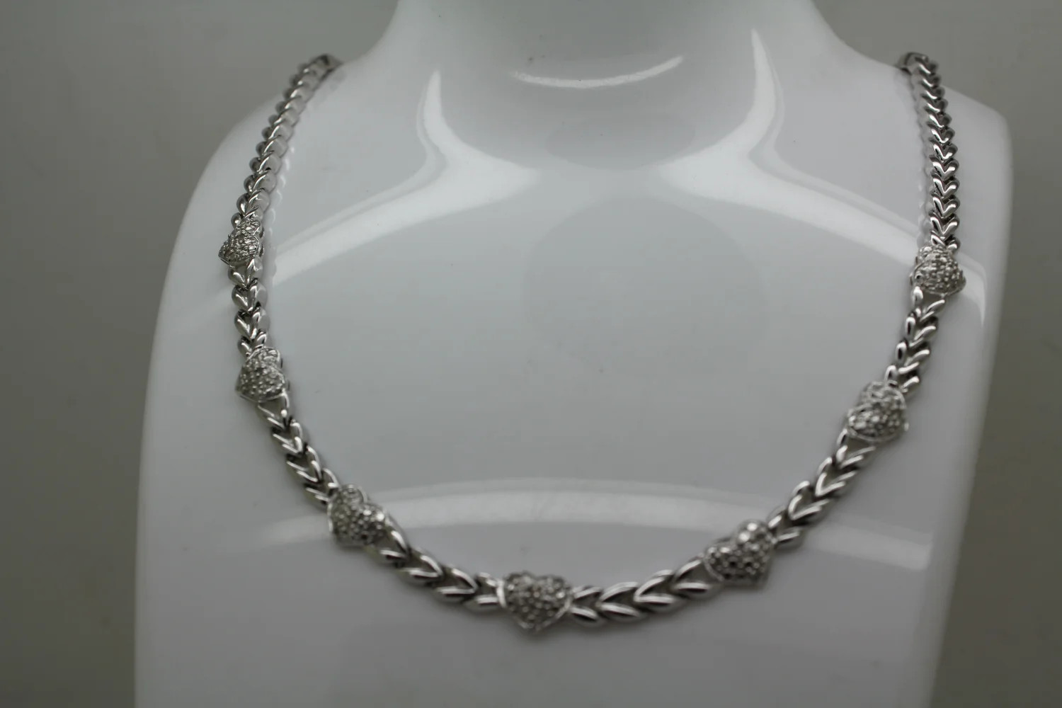 Designer OTC .925 S.S. DIAMOND acc. HEART STATION necklace 27g