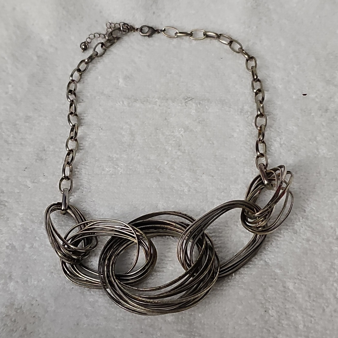 Silver Tone Oval Link Chain Statement Necklace Interlocking Ring Loop Lobster