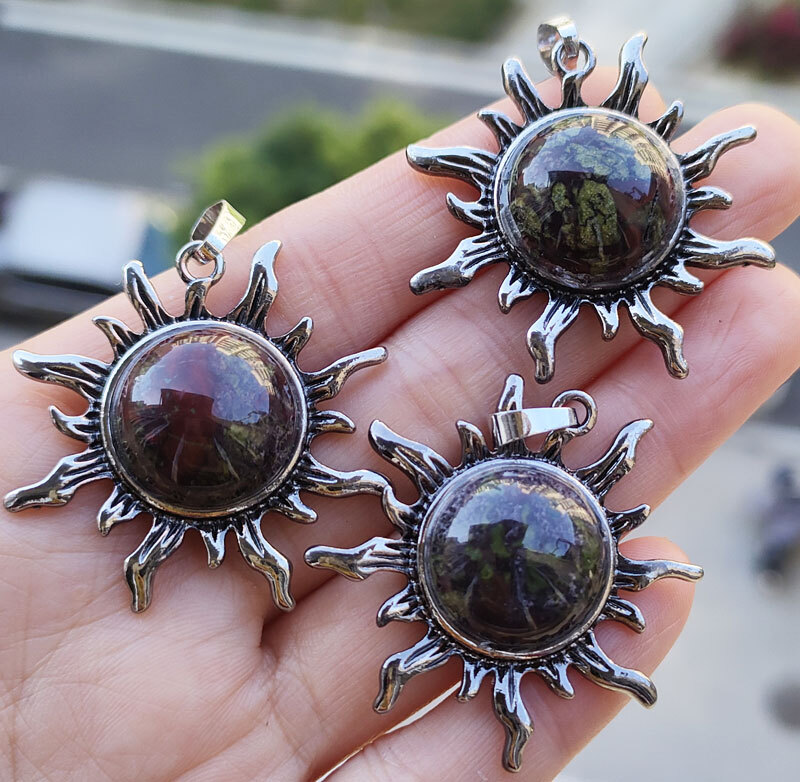 10pcs Blood Jasper Gems Sun Pendants Chakra Energy Reiki Healing Amulet