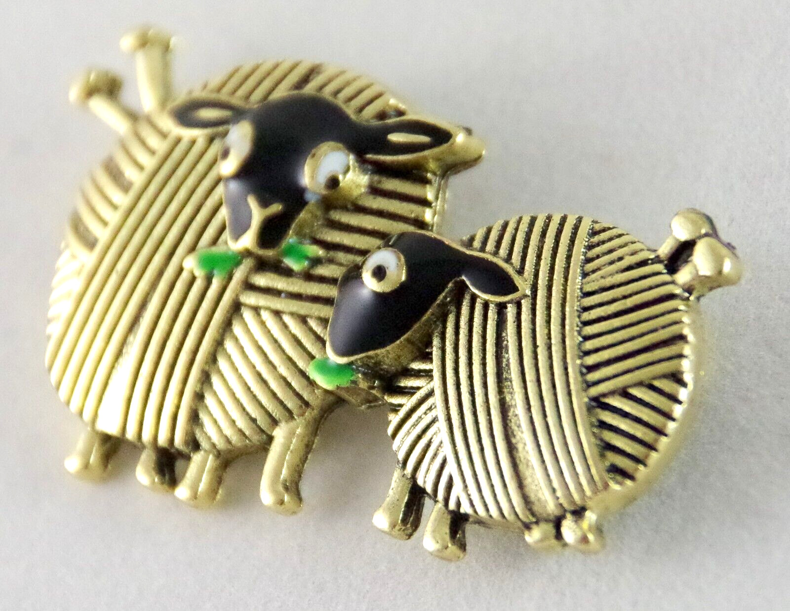 Cute! NWOT SHEEP KNITTING NEEDLES BALLS OF YARN 4 BODIES FIBER ARTIST BROOCH PIN