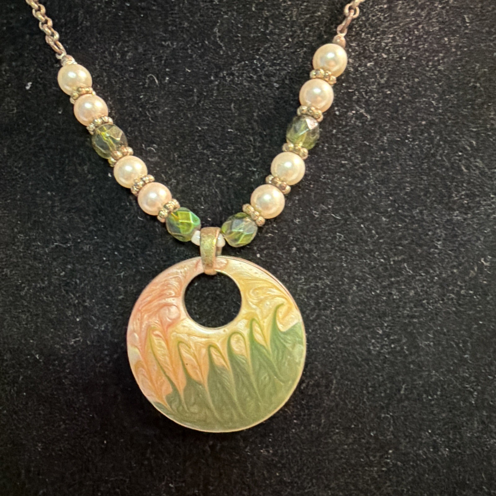 Pendant, Beaded Chain-Link Necklace 18 Inches