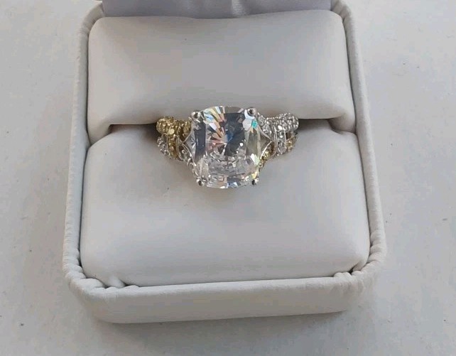 925 MEDA Sterling Silver 3 Ct Cubic Zirconia Ladies Ring Side Stones 5.4 GR SZ8