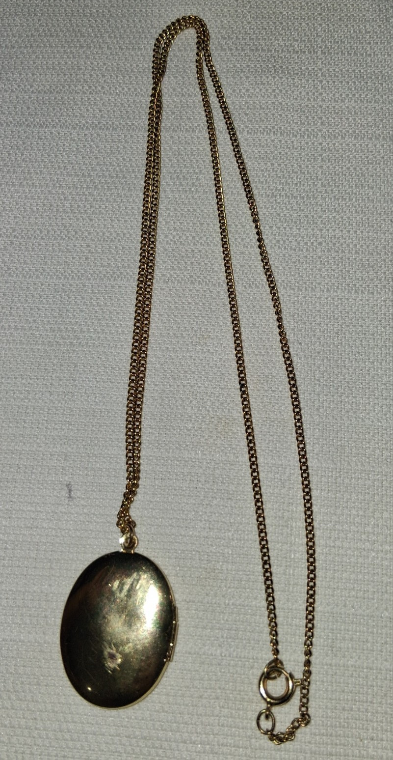 Gold Tone Oval Photo Locket Pendant Necklace Cable Chain Spring Ring Clasp