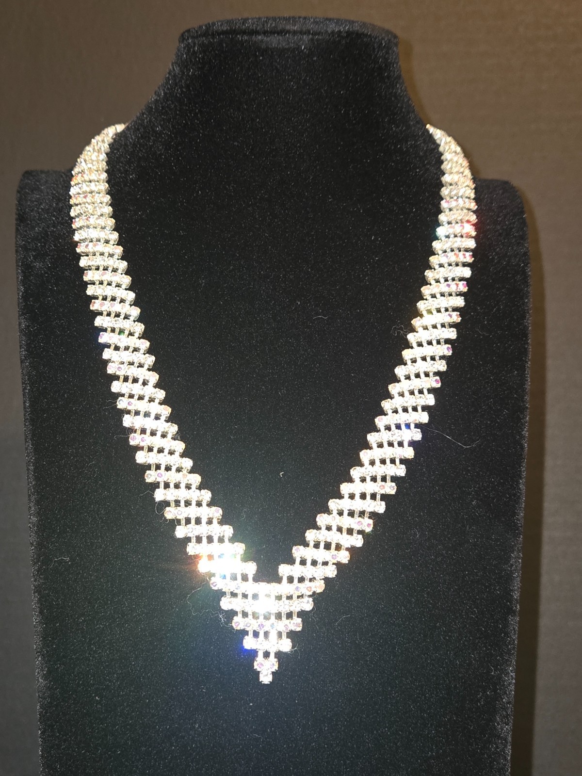 Clear Rhinestone Pointed Necklace Silver Tone