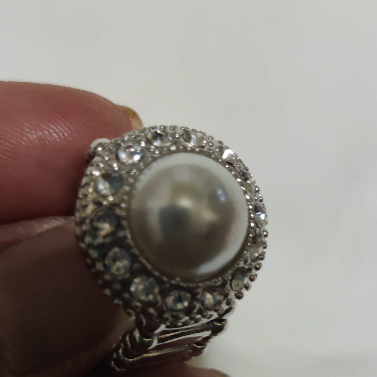 Silver Tone Halo Cocktail Ring Simulated Imitation Pearl Crystal Stretch Size 9