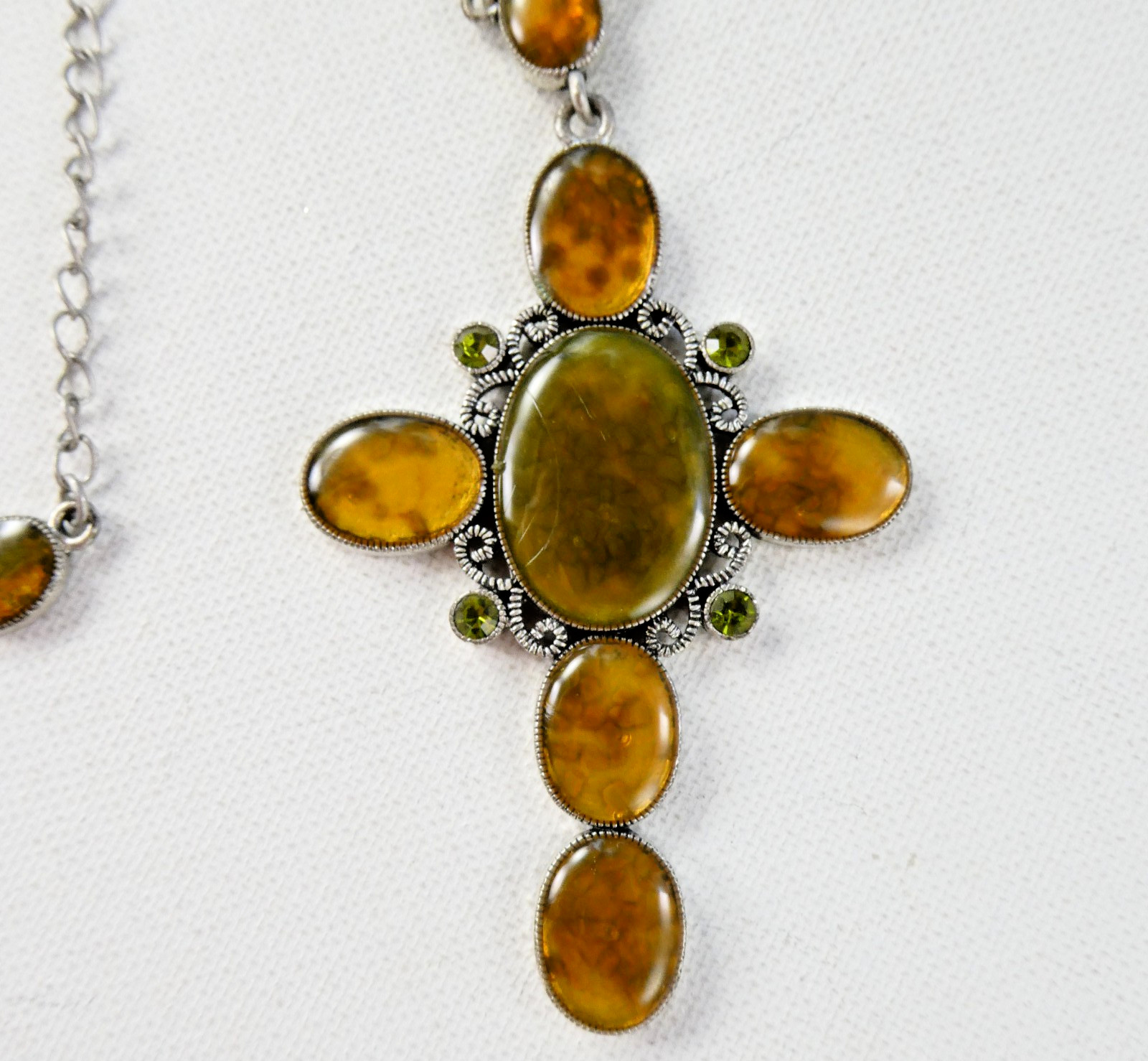 Lovely Religious Cross Pendant Silver Tone Filigree Metal Geen Rhinestones