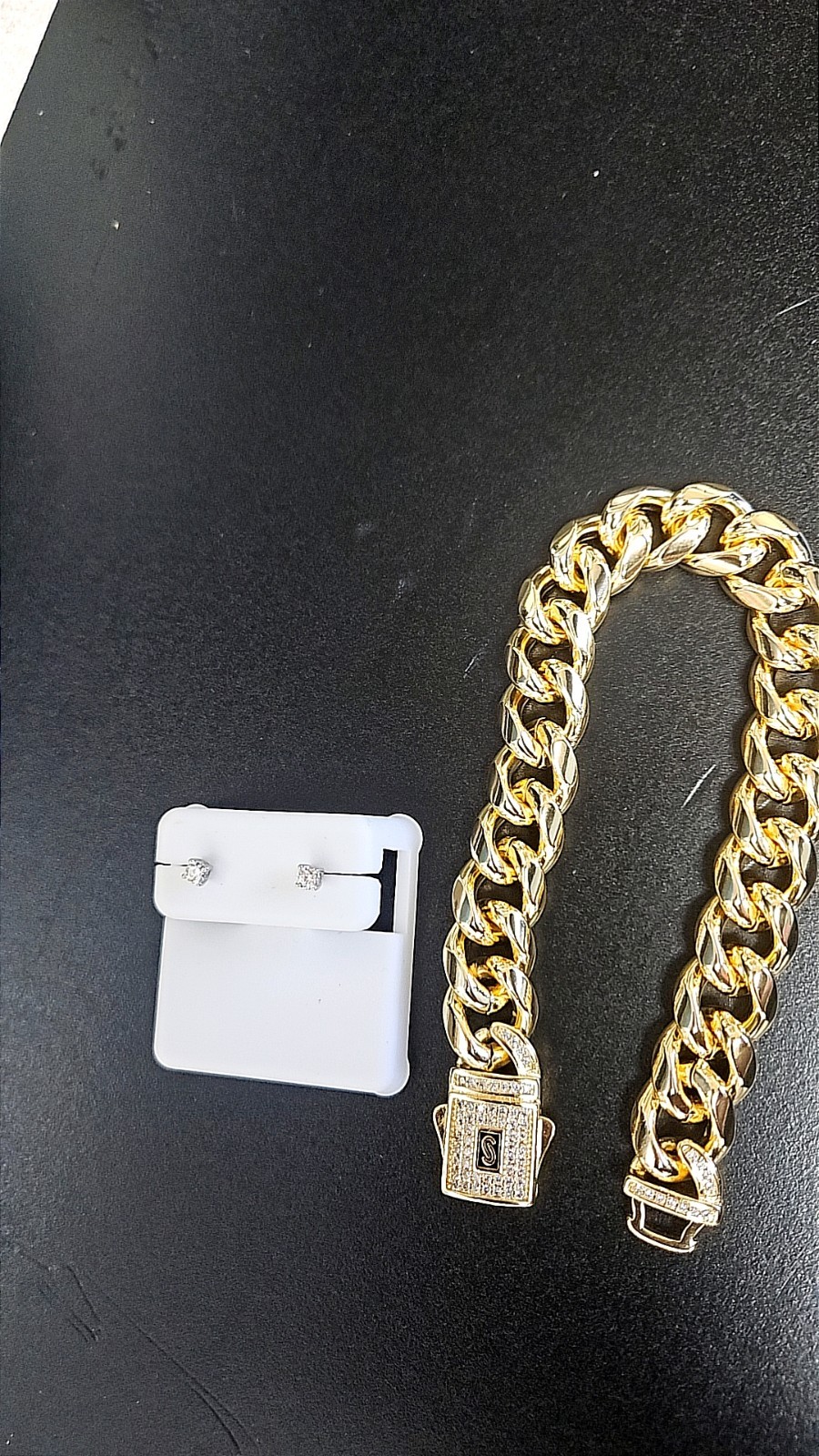 Monaco solid 6mm 14kt 8 inch Gold Curb Link Chain Bracelet w/ Box Clasp Signed.