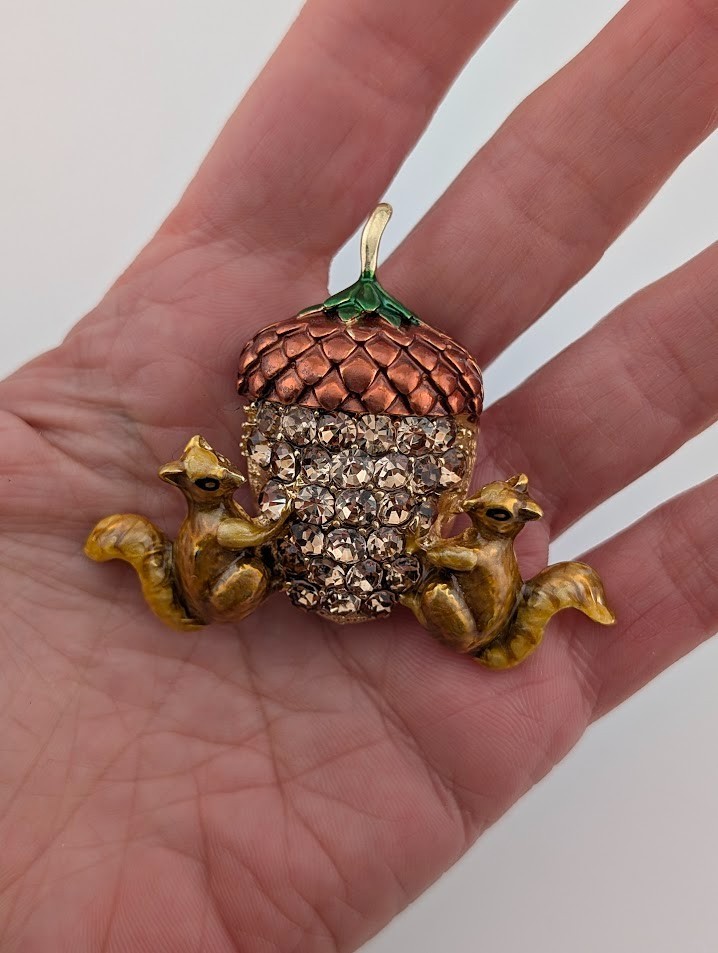 NUT LOVER SQUIRREL BROOCH acorn fall weird euphemism retro crystal pin M4