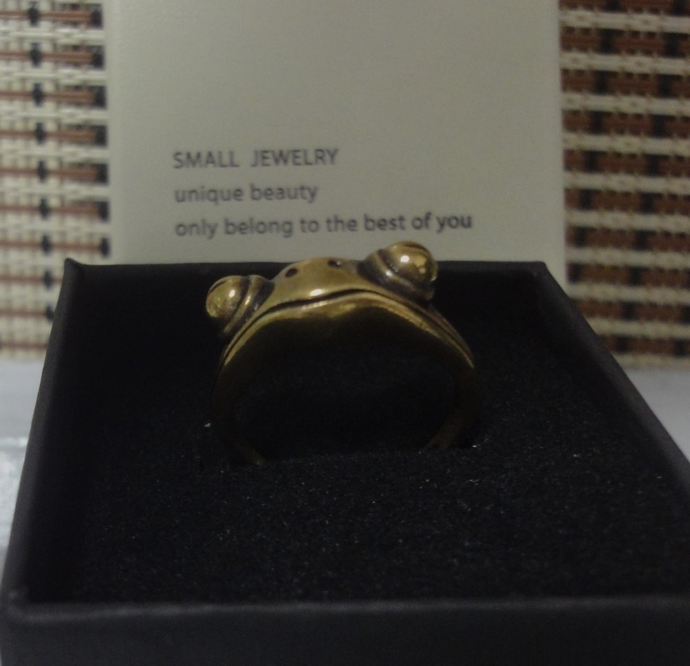 Vintage Style Brass Frog Toad Statue Adjustable Ring & Gift Box (US size 6-8)