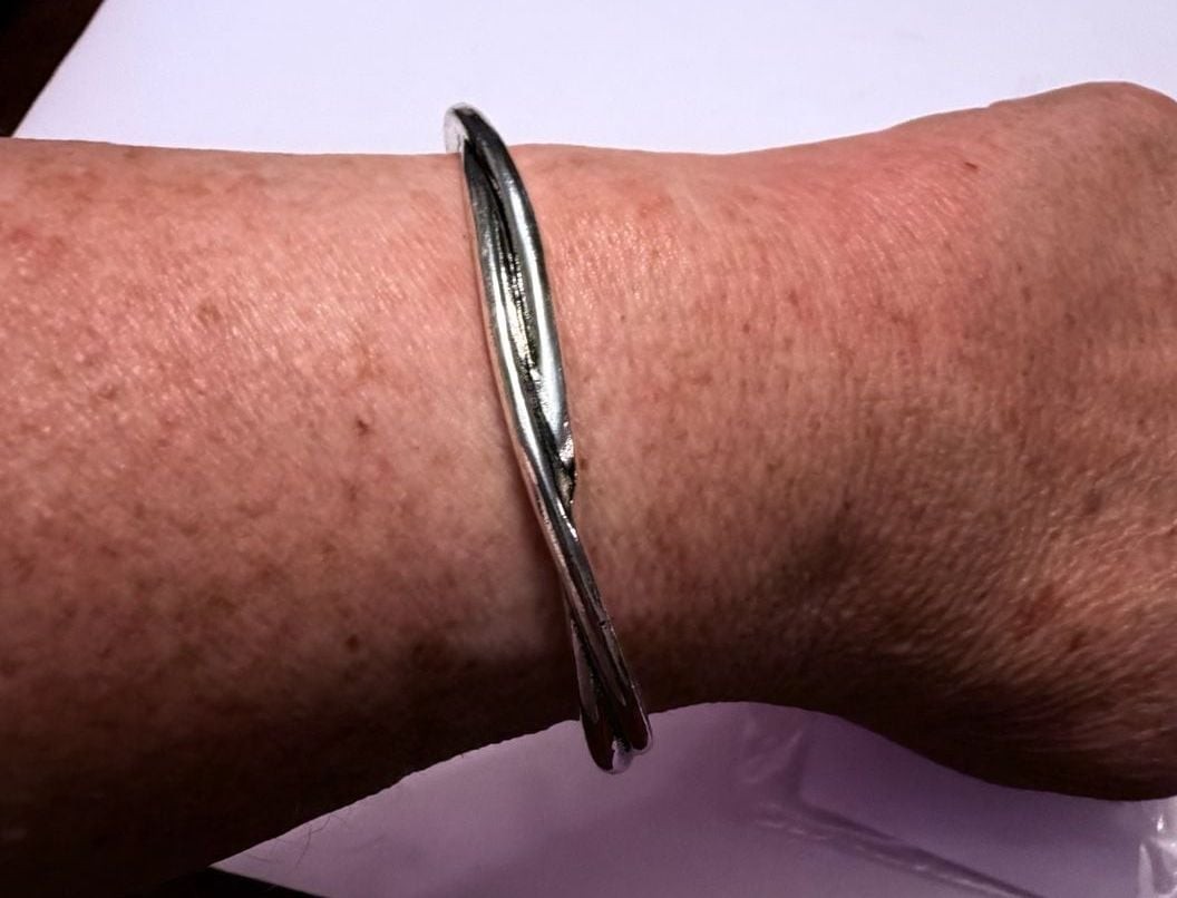 NEW OS UNISEX ZAKOL Silver Tone Twisted Cuff Bangle Bracelet