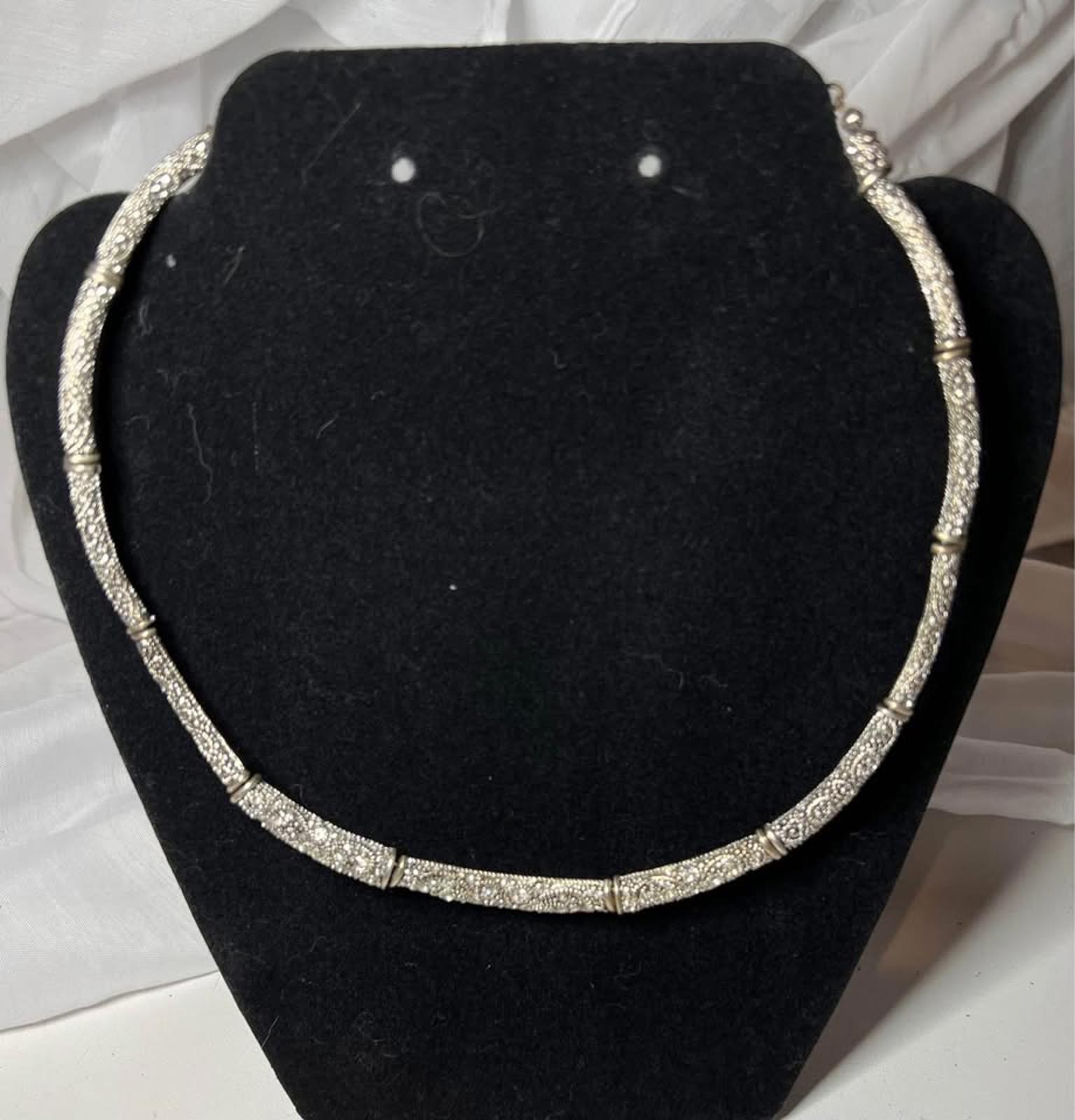 Premier Designs Silver Tone Adjustable Necklace in Perfect Condition