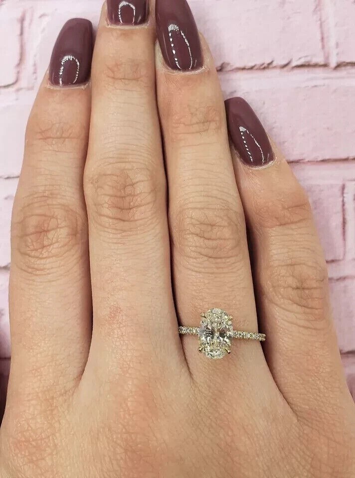Oval Cut Simulated Diamond Women’s Stunning Wedding Ring 14K Yellow Gold Plated