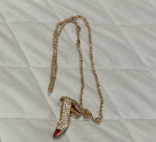 SWAROVSKI Signed High Heel Shoe 18KGP Crystal Red Enamel 24 necklace used no box