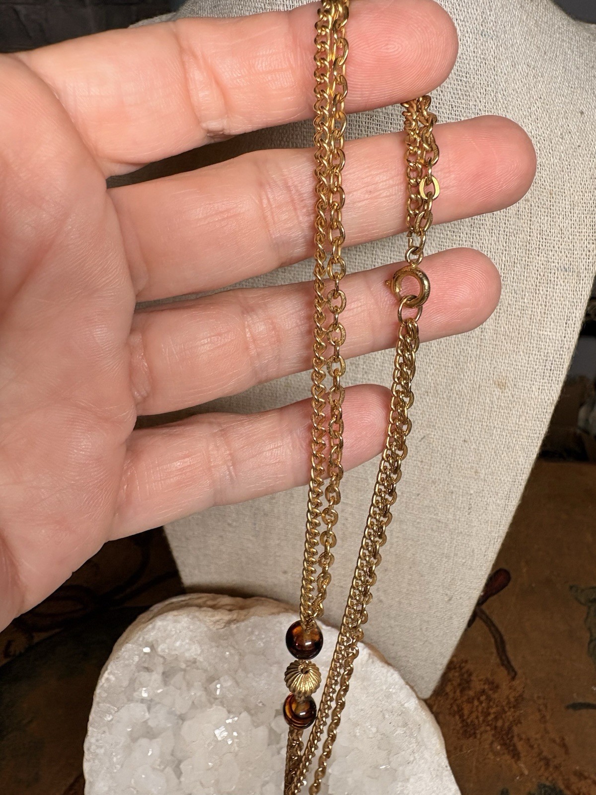 Gold Tone Filigree Heart Pendant Chain Necklace Chandelier Art Deco Style 22in