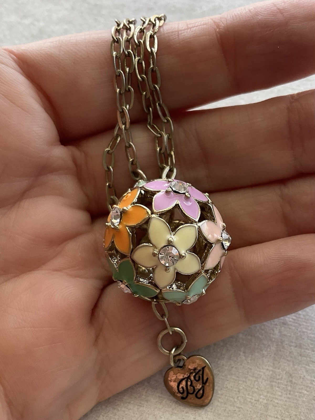 Betsy Johnson Sphere Cage Enamel Daisy Pendant Necklace Estate Jewelry
