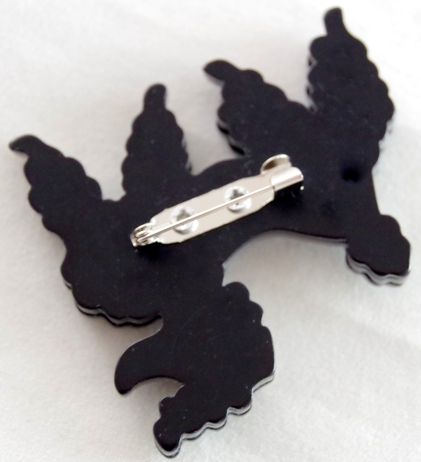 2 1/8″ NWOT BLACK & GRAY POODLE DOG w/ GLITTER & BOW LAYERED ACRYLIC BROOCH PIN