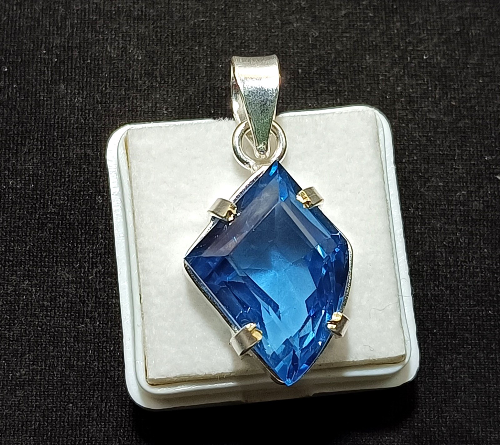 Natural Certified 31.60 ct Santa Maria Blue Aquamarine Pendant -925 Solid Silver