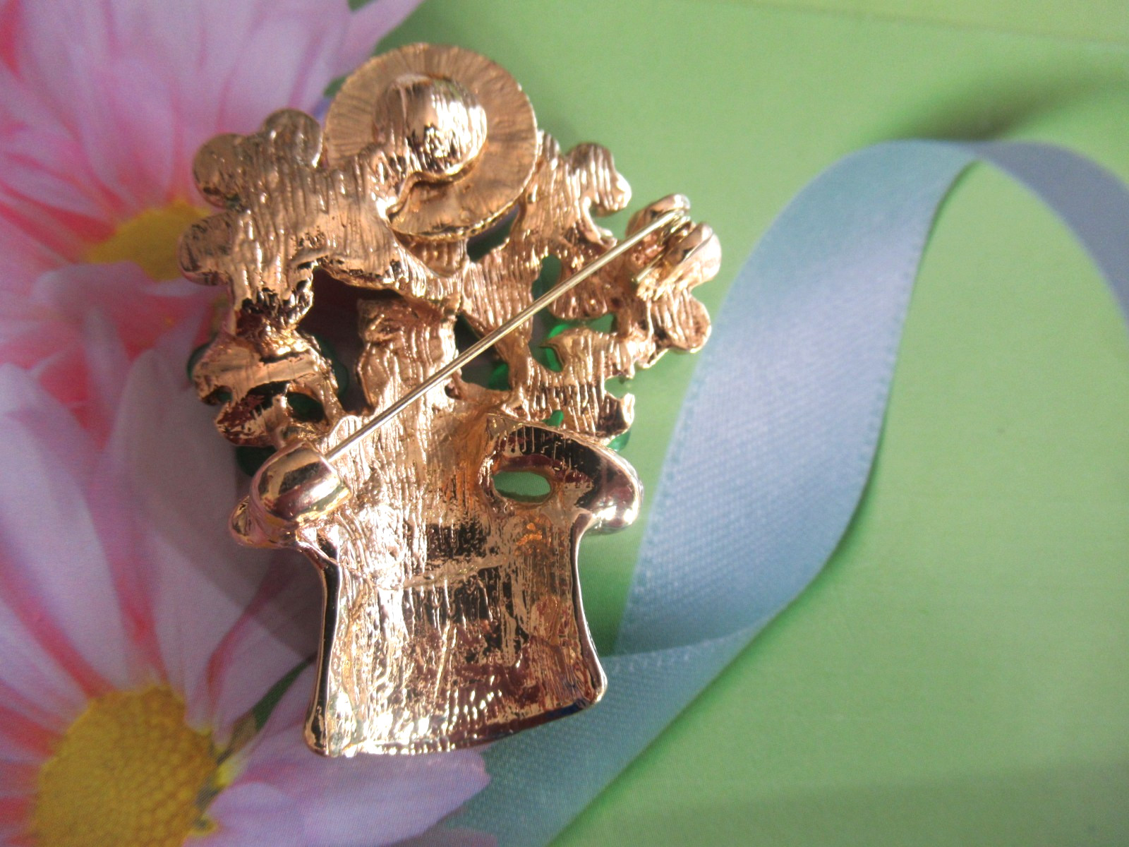 DESIGNER INSPIRED LEPRECHAUN HAT SHAMROCK CLOVERS ST. PATRICK’S DAY BROOCH NEW