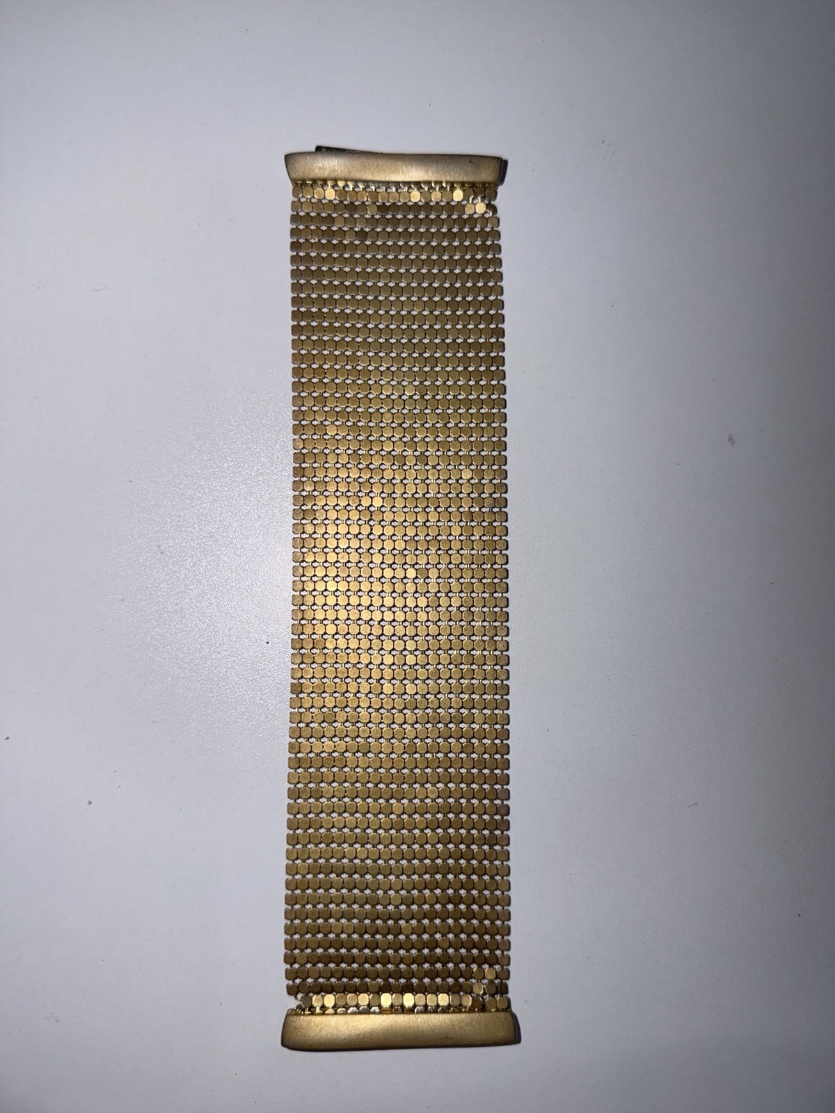 VINTAGE GOLD TONE MESH STRONG MAGNETIC CLOSURE BRACELET