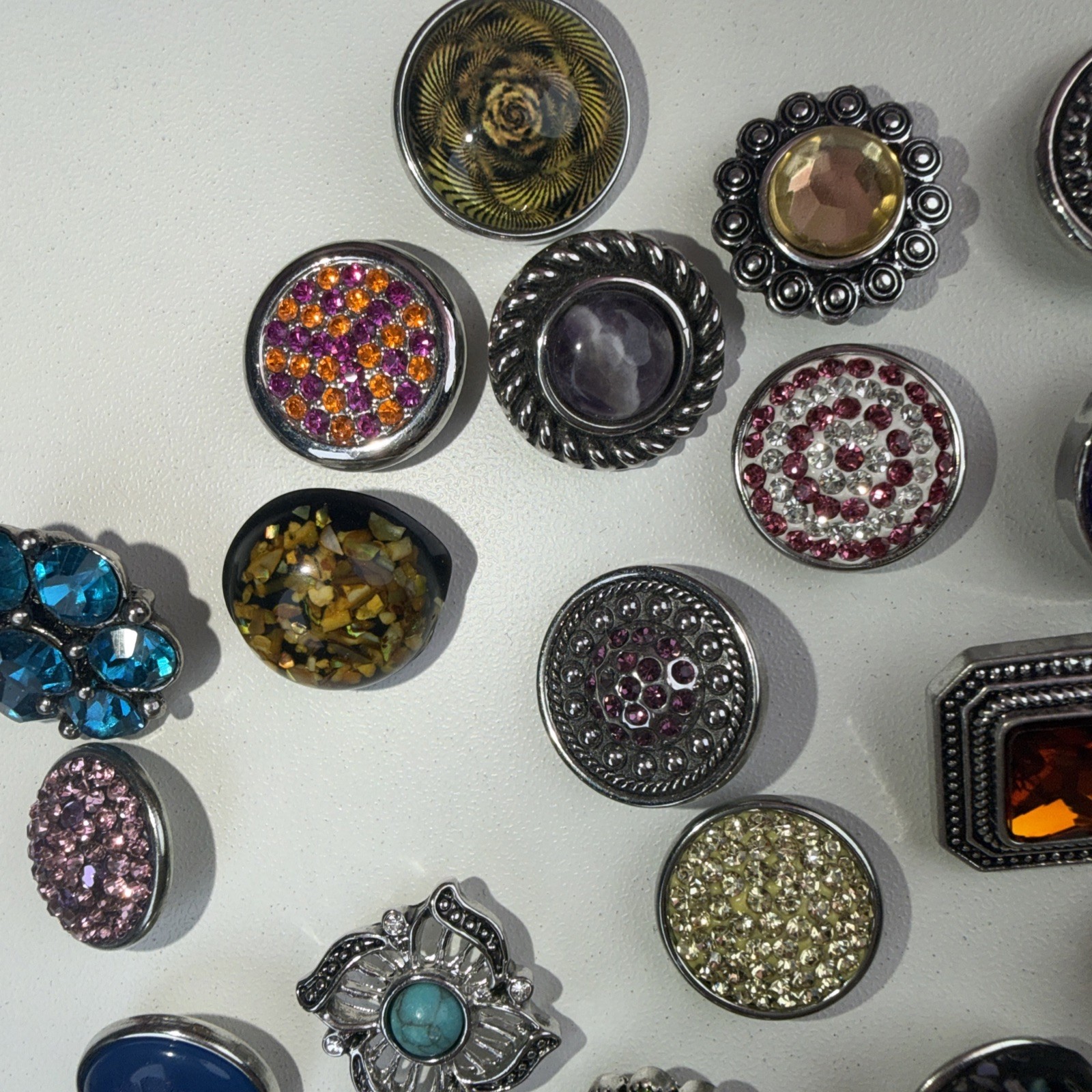 Lot 20 Snap Jewelry 18 20MM Gingersnaps Charm Ginger Snap Button