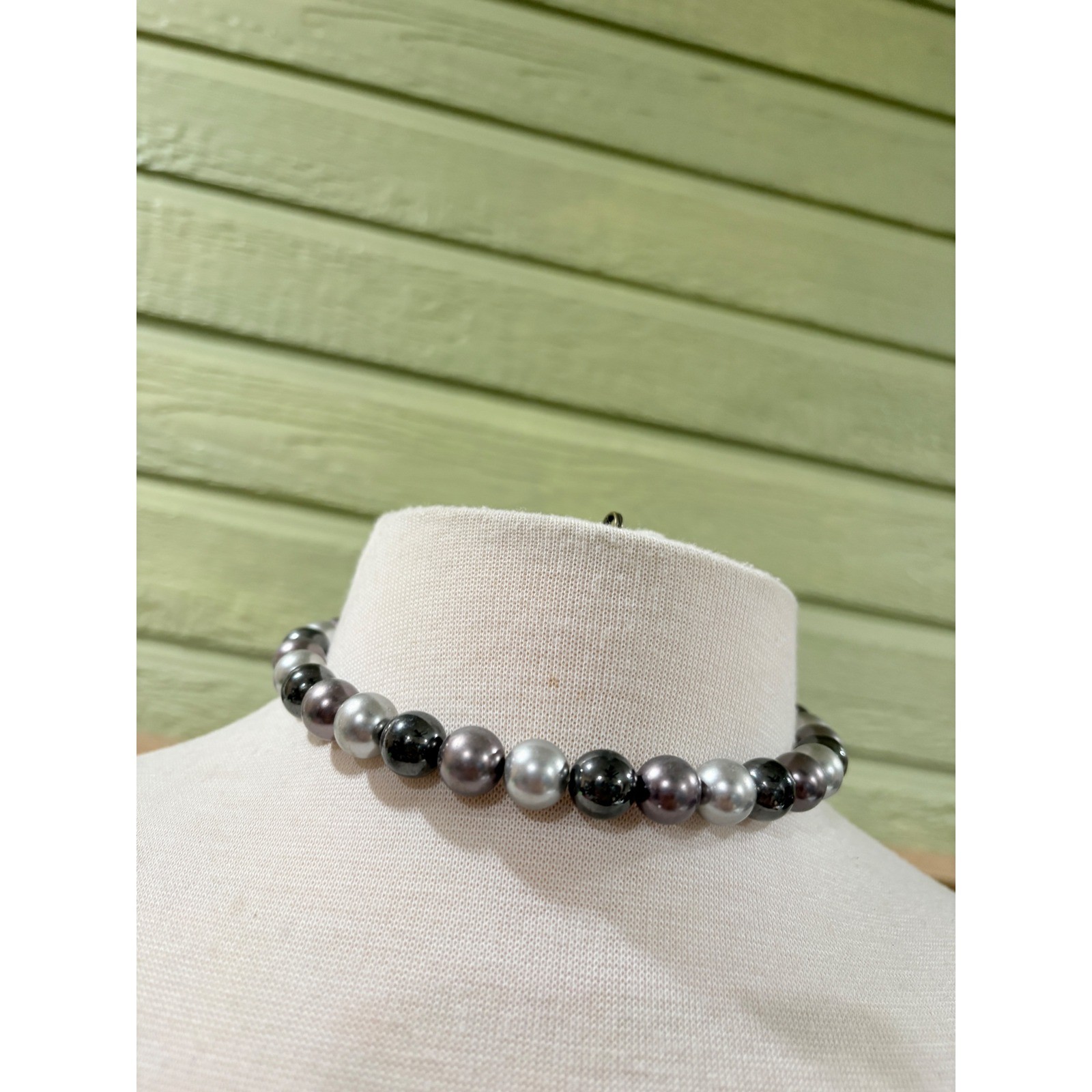 Faux Pearl Gunmetal Variety Tones Beaded Necklace Ornate Magnetic Clasp 18in
