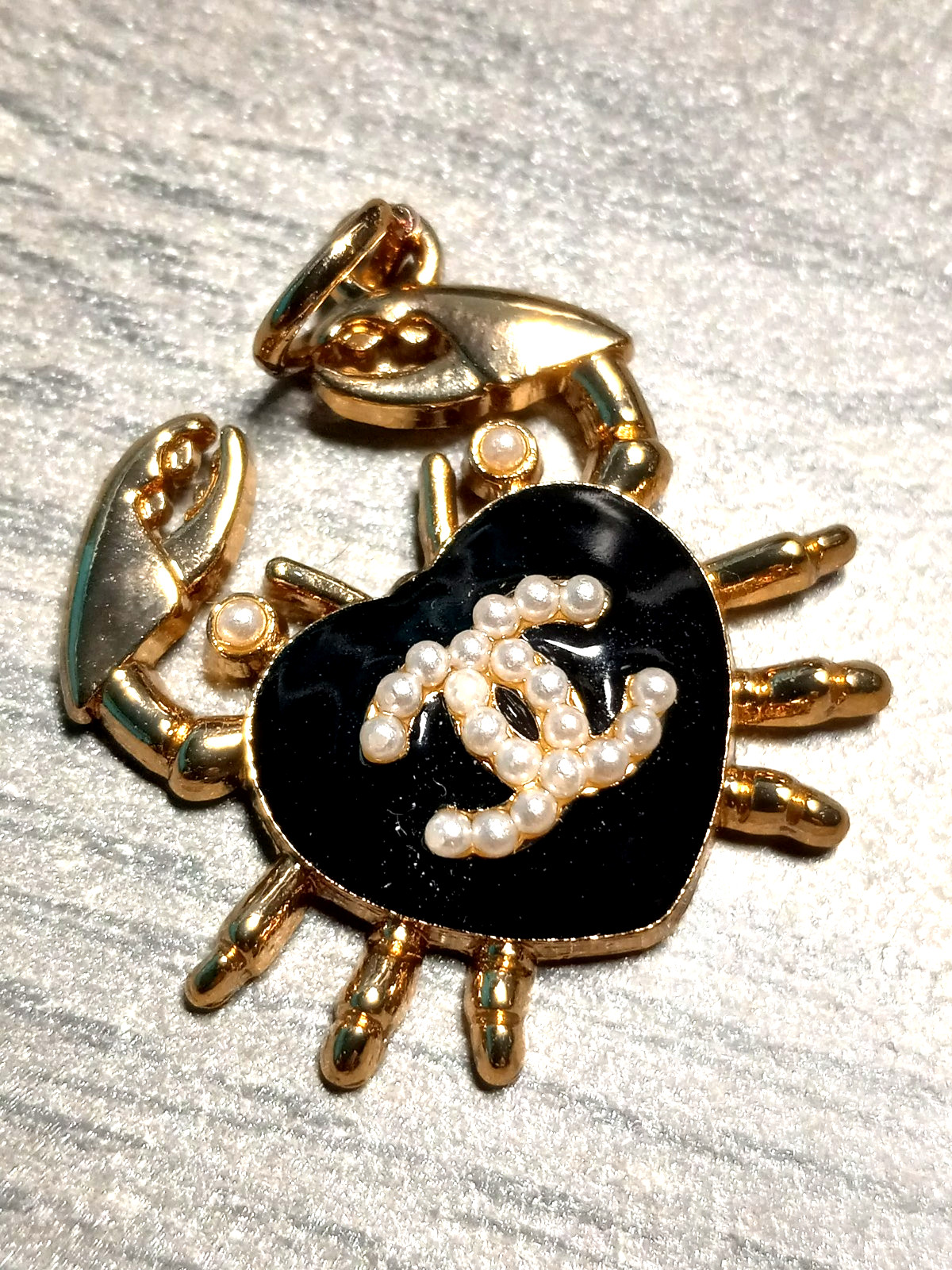 Designer Zipper Pull Charm Gold Tone & Black Crab Pendant with faux Pearls