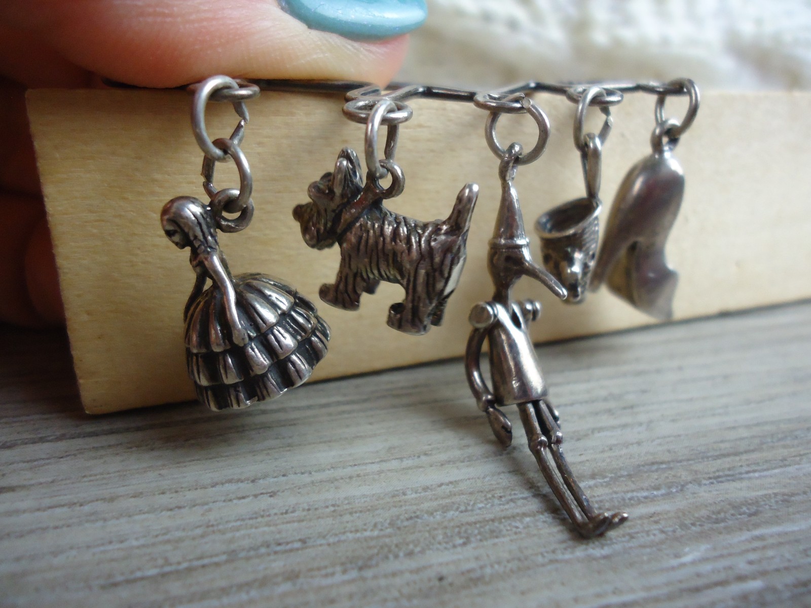 Wizard Of Oz Silver Charm Pin Articulated Tin Man Dorothy Tornado Todo Slipper