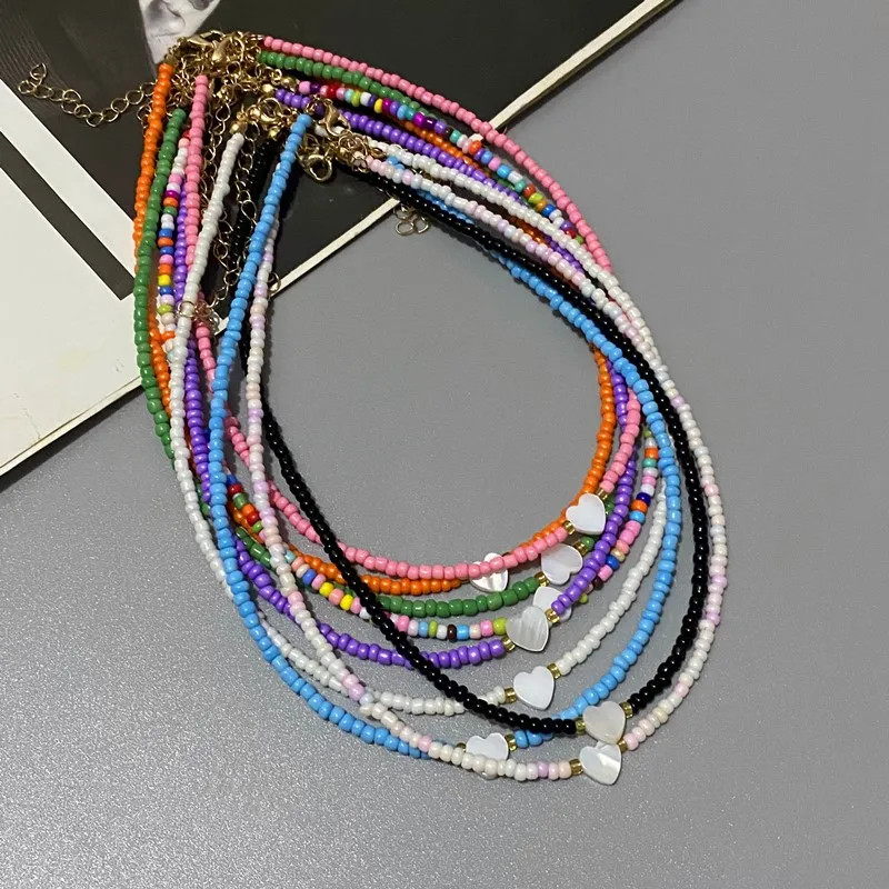 Collar Choker de Concha con Corazón – Cuentas de Vidrio Coloridas, Regalo de
