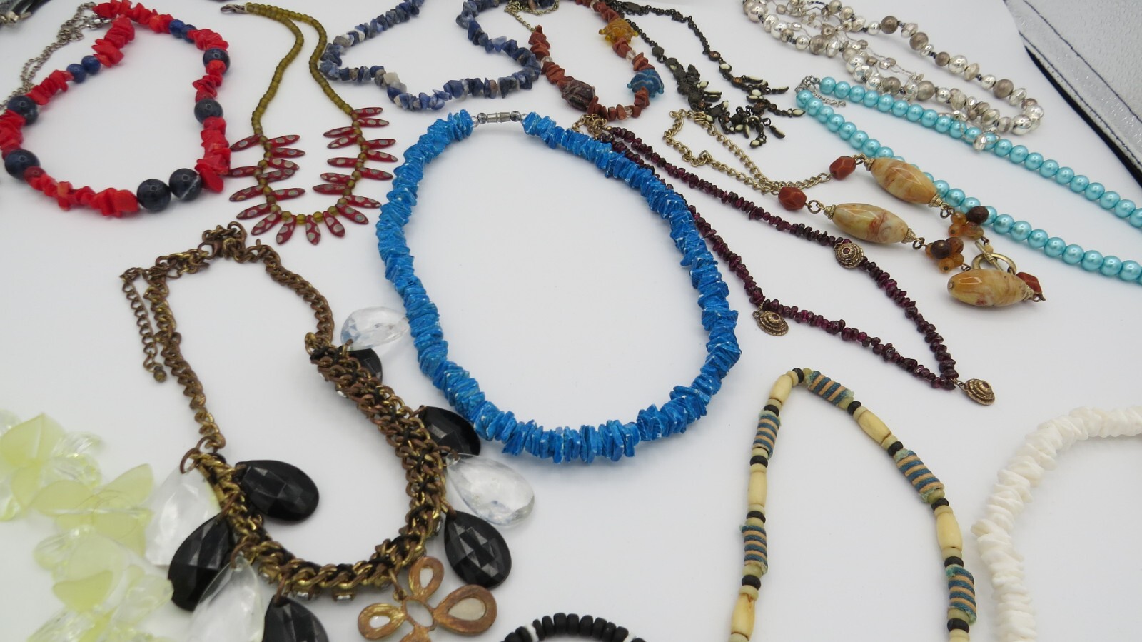 Costume Jewelry Lot 19 Short Necklaces 15″-20″ Resale #16