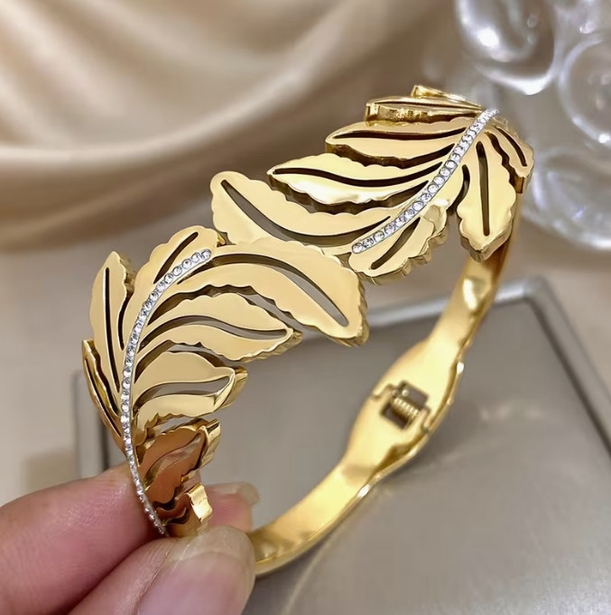 Luxury Double Leaf Bracelet with Sparkling Bands Gold Plated Stainless